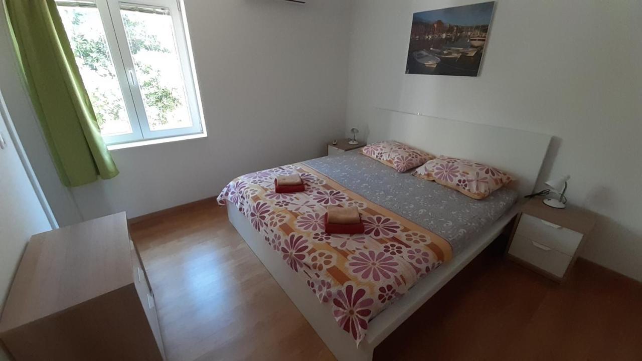 Apartments Marinko Stari Grad  Bagian luar foto
