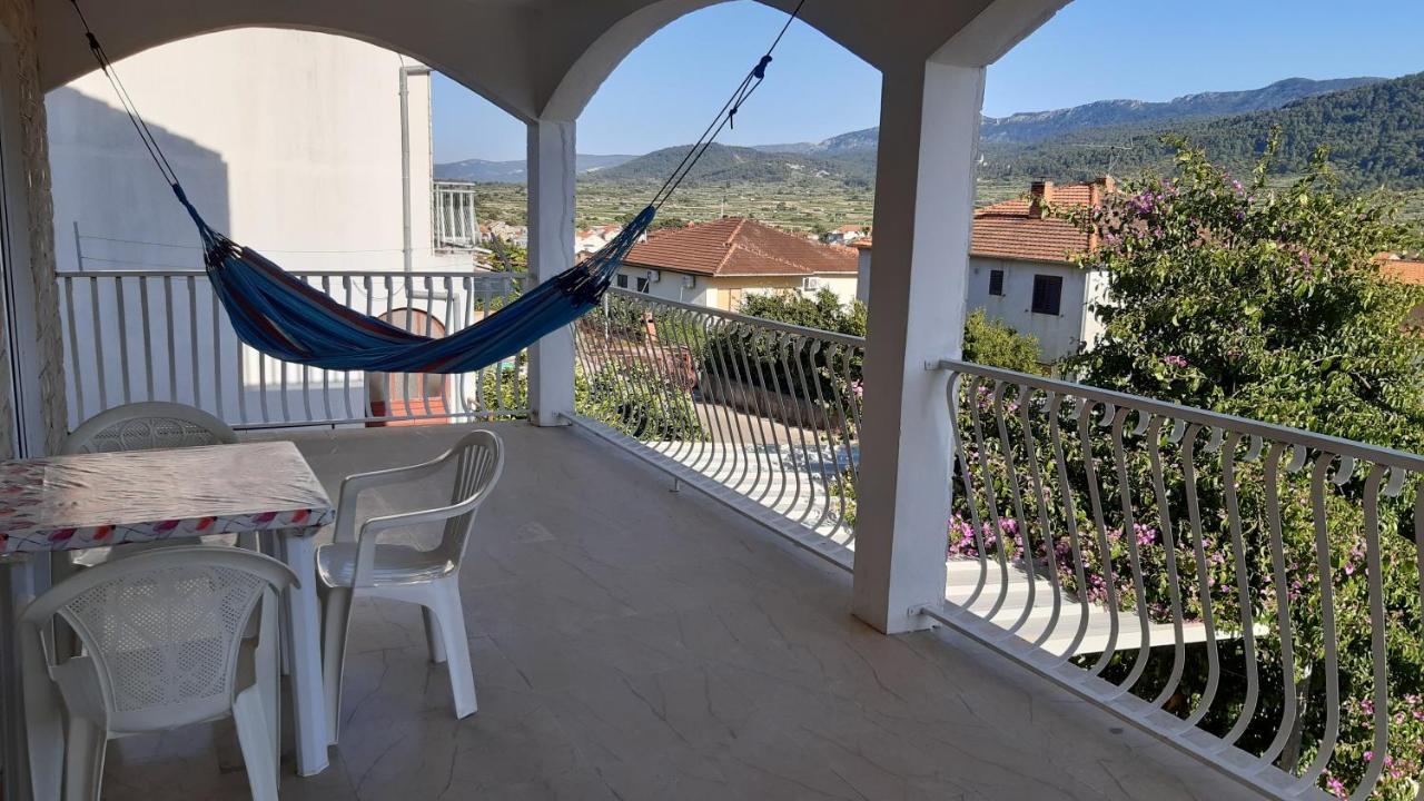 Apartments Marinko Stari Grad  Bagian luar foto