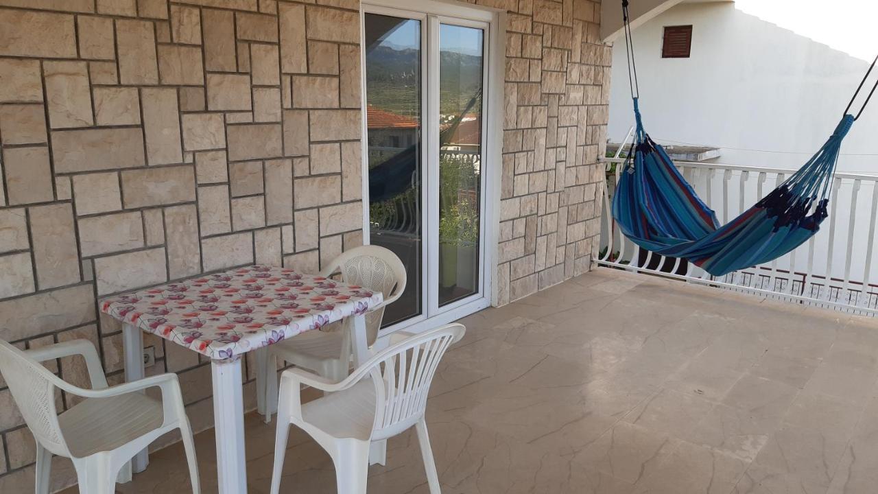 Apartments Marinko Stari Grad  Bagian luar foto