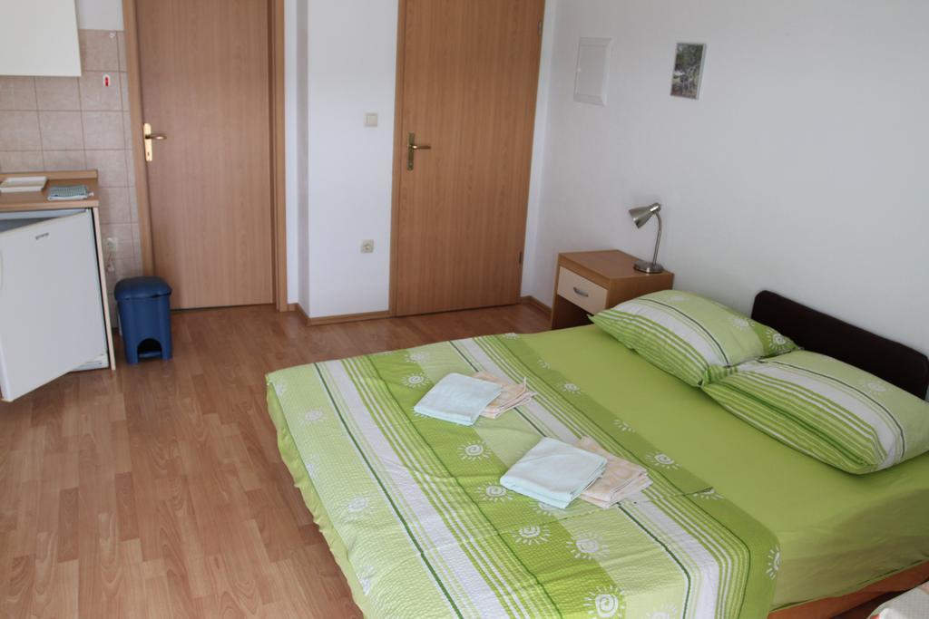 Apartments Marinko Stari Grad  Ruang foto