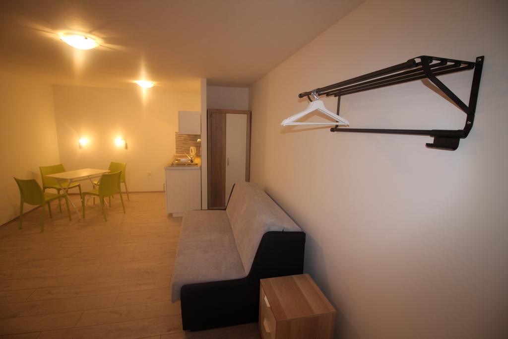 Apartments Marinko Stari Grad  Bagian luar foto