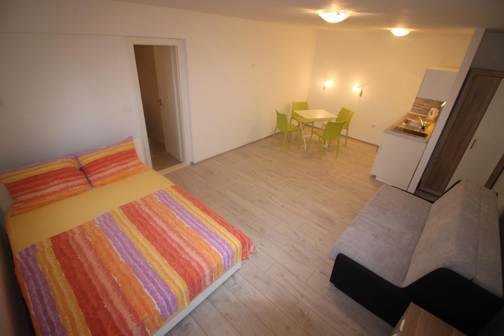 Apartments Marinko Stari Grad  Bagian luar foto