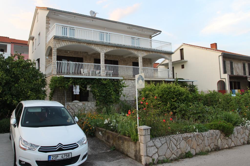 Apartments Marinko Stari Grad  Bagian luar foto