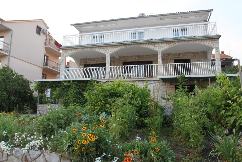 Apartments Marinko Stari Grad  Bagian luar foto
