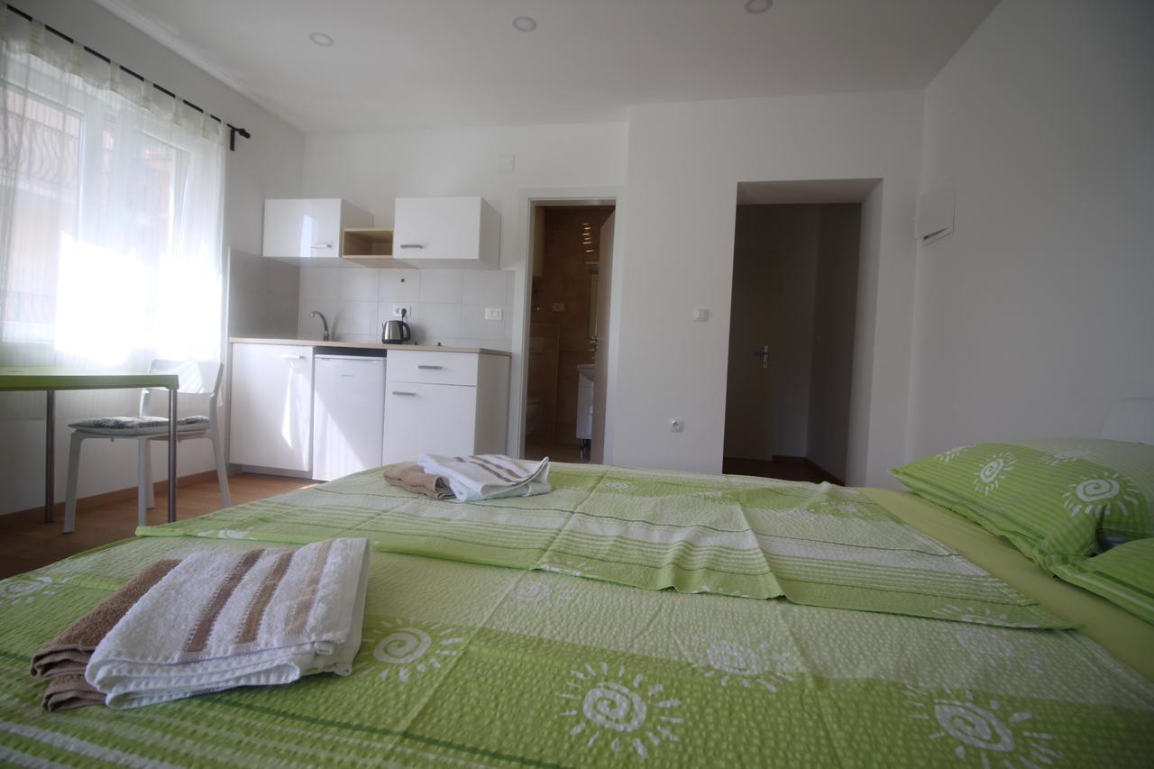 Apartments Marinko Stari Grad  Bagian luar foto