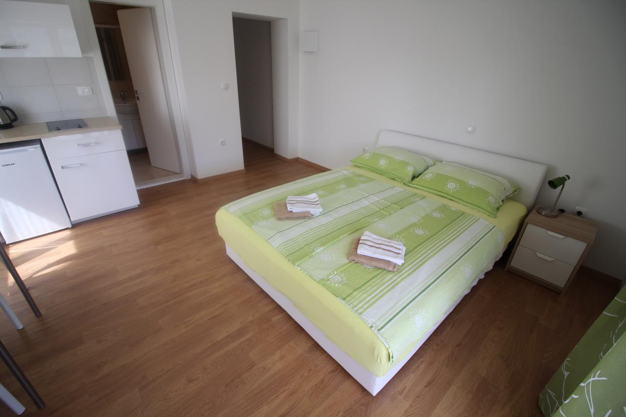 Apartments Marinko Stari Grad  Bagian luar foto